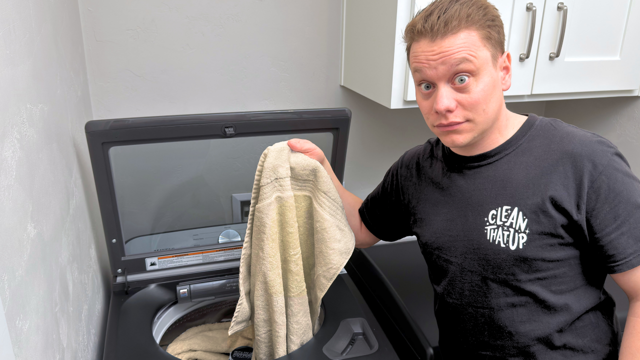 The Best Way to Clean Stinky Towels! - Clean That Up